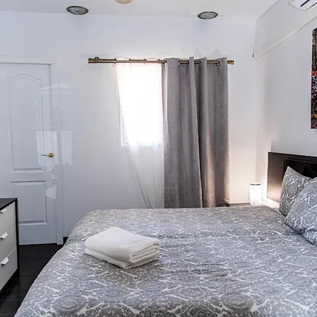Catedral Reina Apartment *