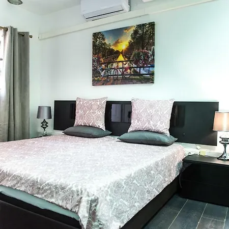 Catedral Reina Apartment *